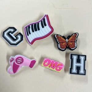 Croc charm bundle new.